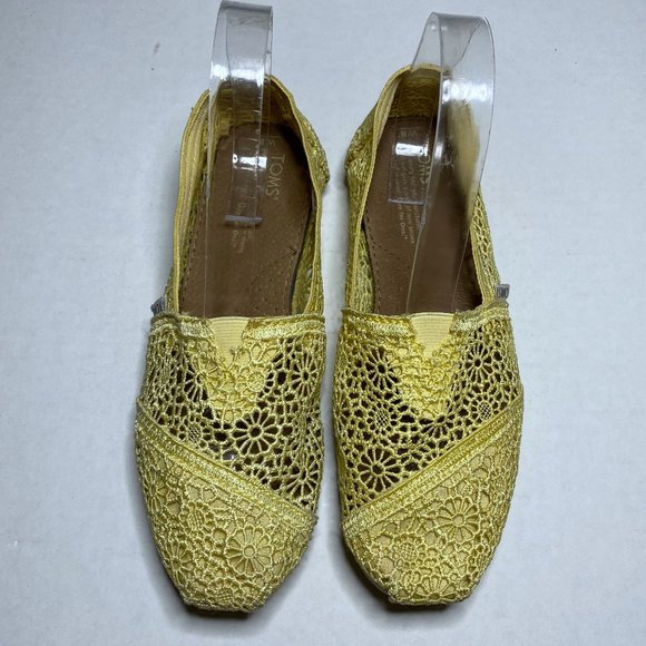 yellow lace toms
